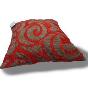 Cojin rojo con diseño de espiral